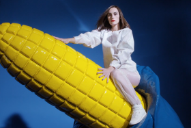 Lean It UP WSOTD, 10.29: Yelle — Complètement Fou