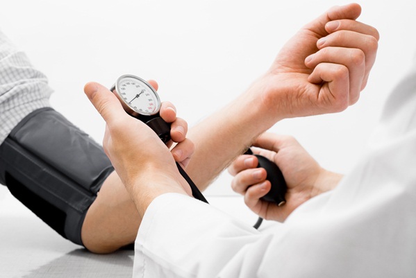 blood-pressure-measuring