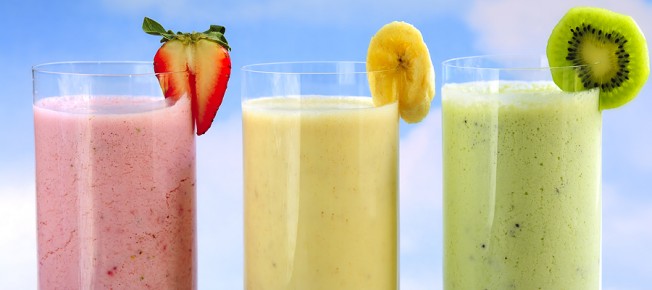 Fruit-Smoothies--652x290