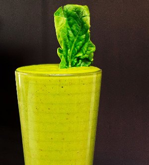 Spinach-Apple-Mango Green Yogurt Smoothie Spinach-Apple-Mango Green Yogurt Smoothie