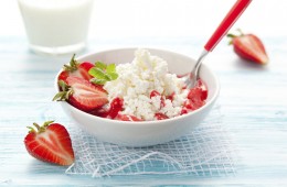 21 Low-Cal, Healthy Snacks That You Need To Be Eating Today (But Not All At Once)