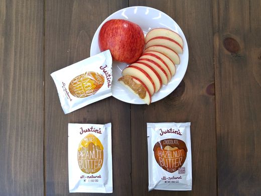 airport eating, healthy eating travel, travel eating, travel food, airport food, healthy airport food, food travel, food shops, airport restaurants, travel snacks, healthy snacks on the go, food & travel